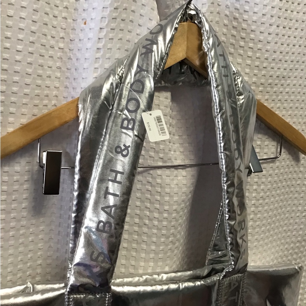 BATH & BODY WORKS TOTE BAG, NWT - Picture 7 of 7
